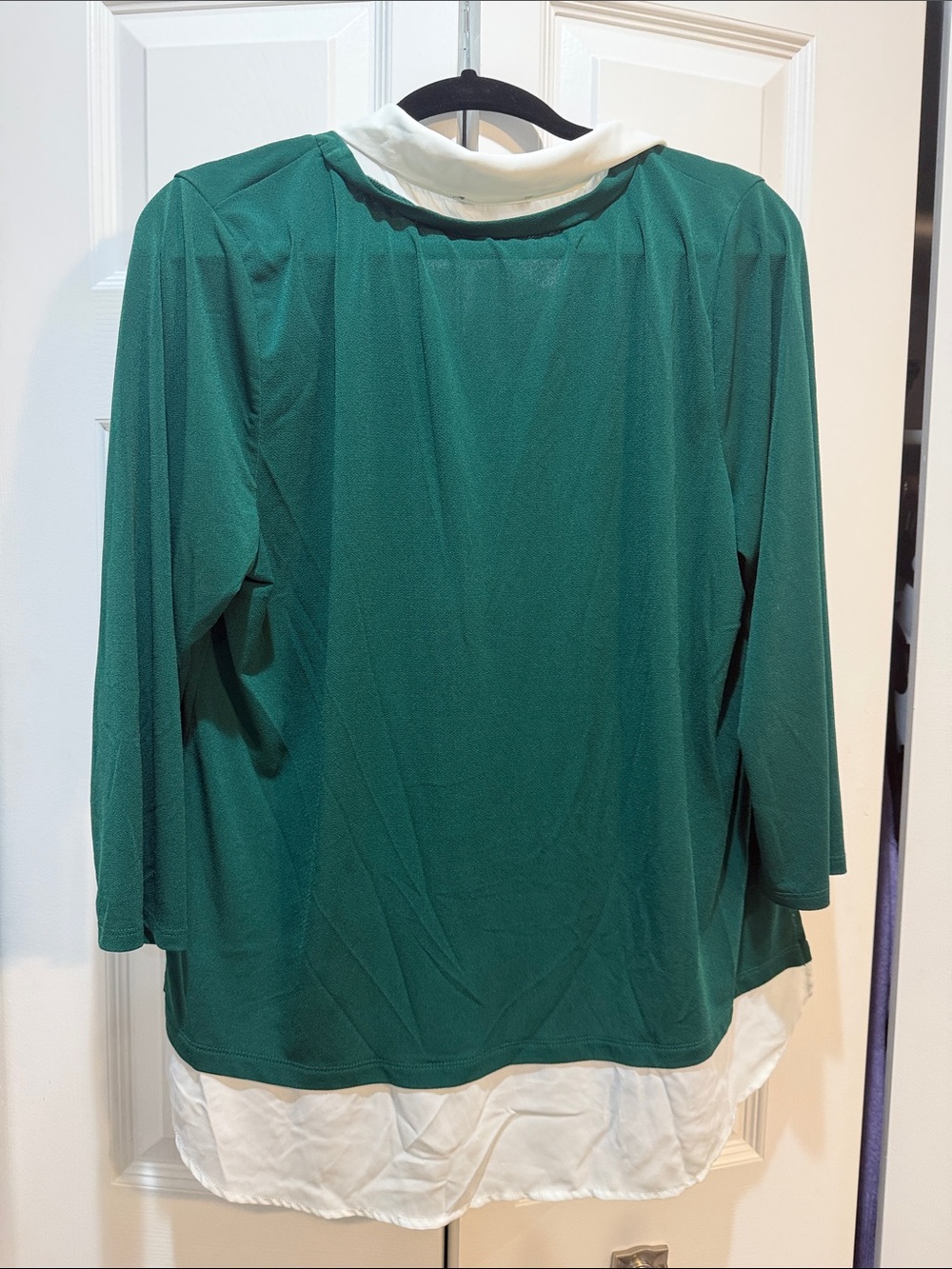 Adrianna Papell Green Layered V-Neck Top with White Shirt Hem and Collar Sz XL - Picture 2 of 5